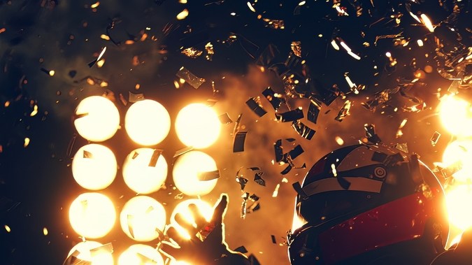 Silhouette de piloto de carreras celebrando la victoria en una carrera contra luces brillantes del estadio. 100 FPS a cámara lenta