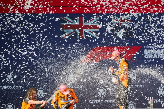 Podio. Primero: 81 Oscar Piastri (AUS) McLaren; Segundo: 4 Lando Norris (GBR) McLaren; Tercero: 63 George Russell (GBR) Mercedes. F1 Miami GP 2025.