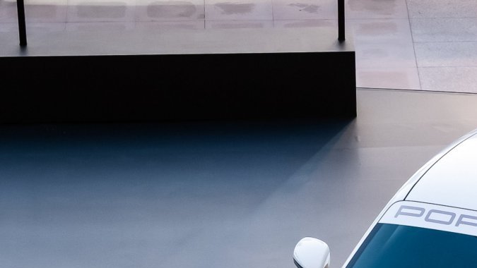 Porsche 911 GT3 con Kit Manthey 2026 aumenta más carga aerodinámica.