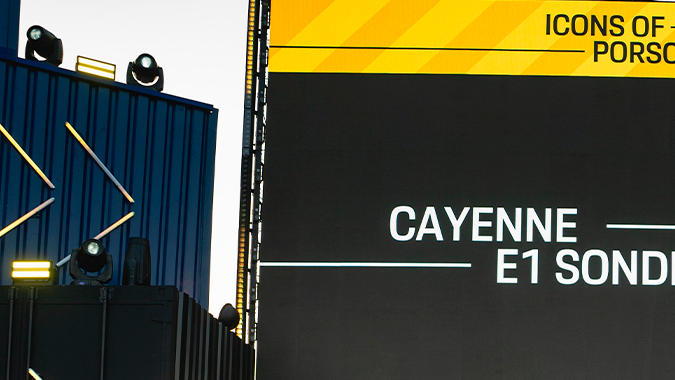 Porsche Cayenne GTS 2009 por Sonderwunsch fue exhibida en Dubái.