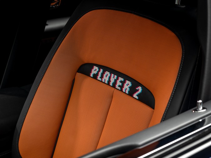 Rolls-Royce Black Badge Ghost Gamer es el primer bespoke sobre videojuegos.