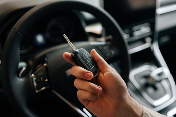 alquiler en lugar de compra de auto