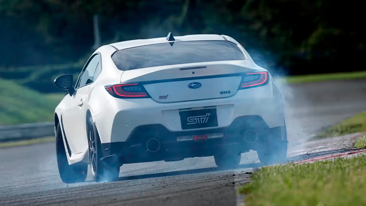 Subaru BRZ STI Sport Type RA tiene paquete de pista para calle.