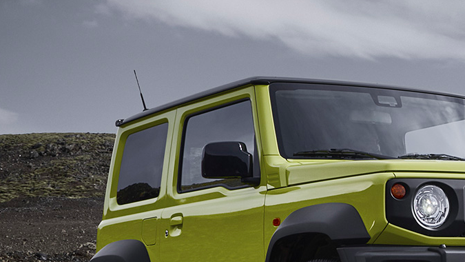 La Suzuki Jimny destaca por sus habilidades todoterreno.