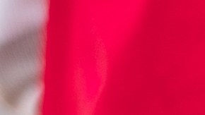 Vista interior de un Honda Civic EG EH EJ extremadamente personalizado con Vacantes de carreras de color verde neón, un tablero de instrumentos de tableta y un volante único inspirado en Dragon Ball