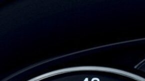 Sensor de fatiga en el tablero de un auto Volkswagen.