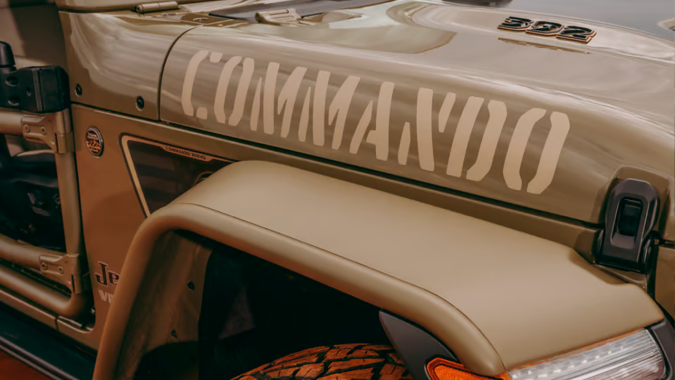 Jeep Wrangler Commando por Fox Factory Vehicles es un homenaje a los militares.