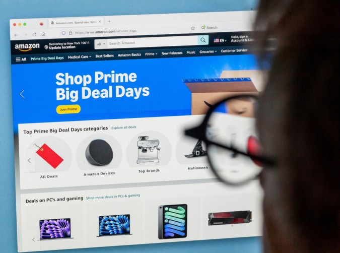 El Sitio web de Amazon promociona a sus autoproclamados compradores Prime Day en este evento de dos días de vacaciones y se les ofrecen ofertas en abundancia