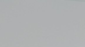 Ford Ranger 2026 Platinum Limited PHEV, dos pickups enchufables en paisaje montañoso, versiones tope de gama para trabajo y aventura, diseño premium.