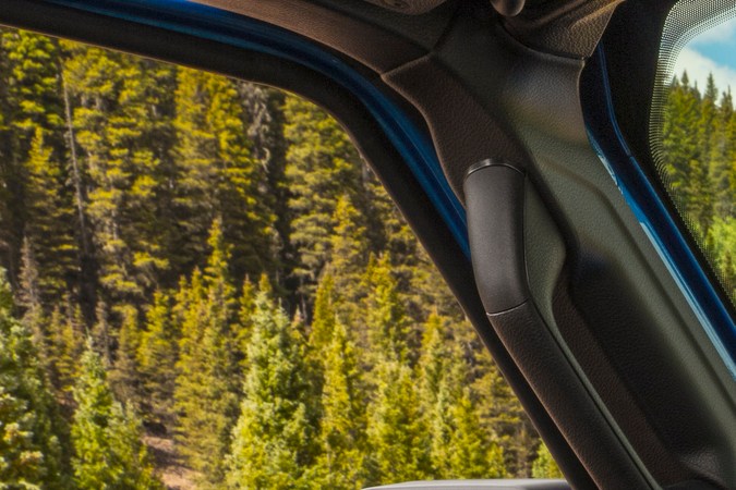 Jeep Gladiator Shadow Ops 2026 tiene buen espacio basado en el modelo base.