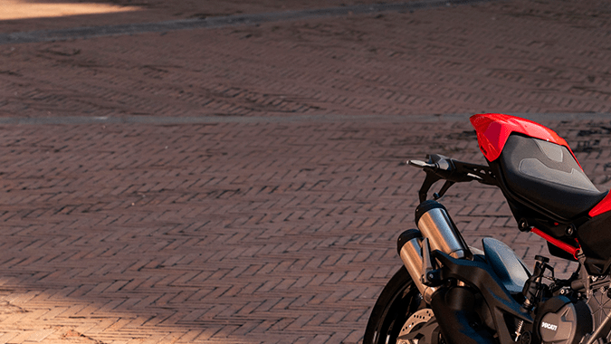Ducati Monster 2026 es ideal para ciudad.