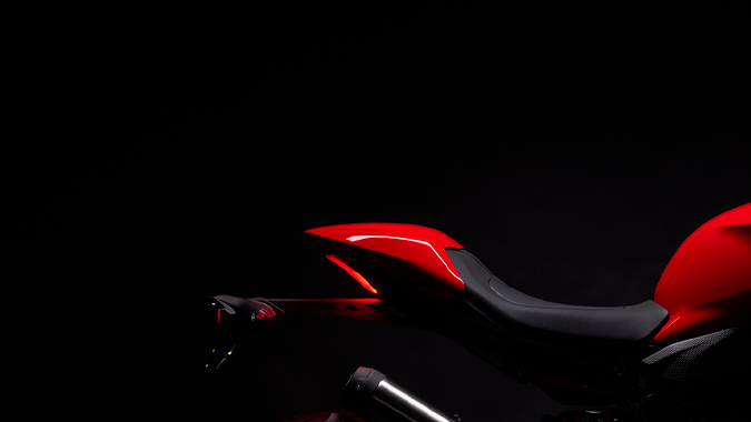 Ducati Monster 2026 se renueva.