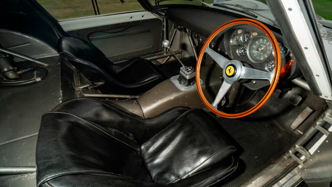 Ferrari 250 GTO de 1962 chasis 3729GT tiene un interior casi intacto.