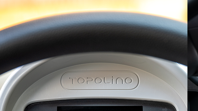 Fiat Topolino tiene un interior cómodo para dos personas.