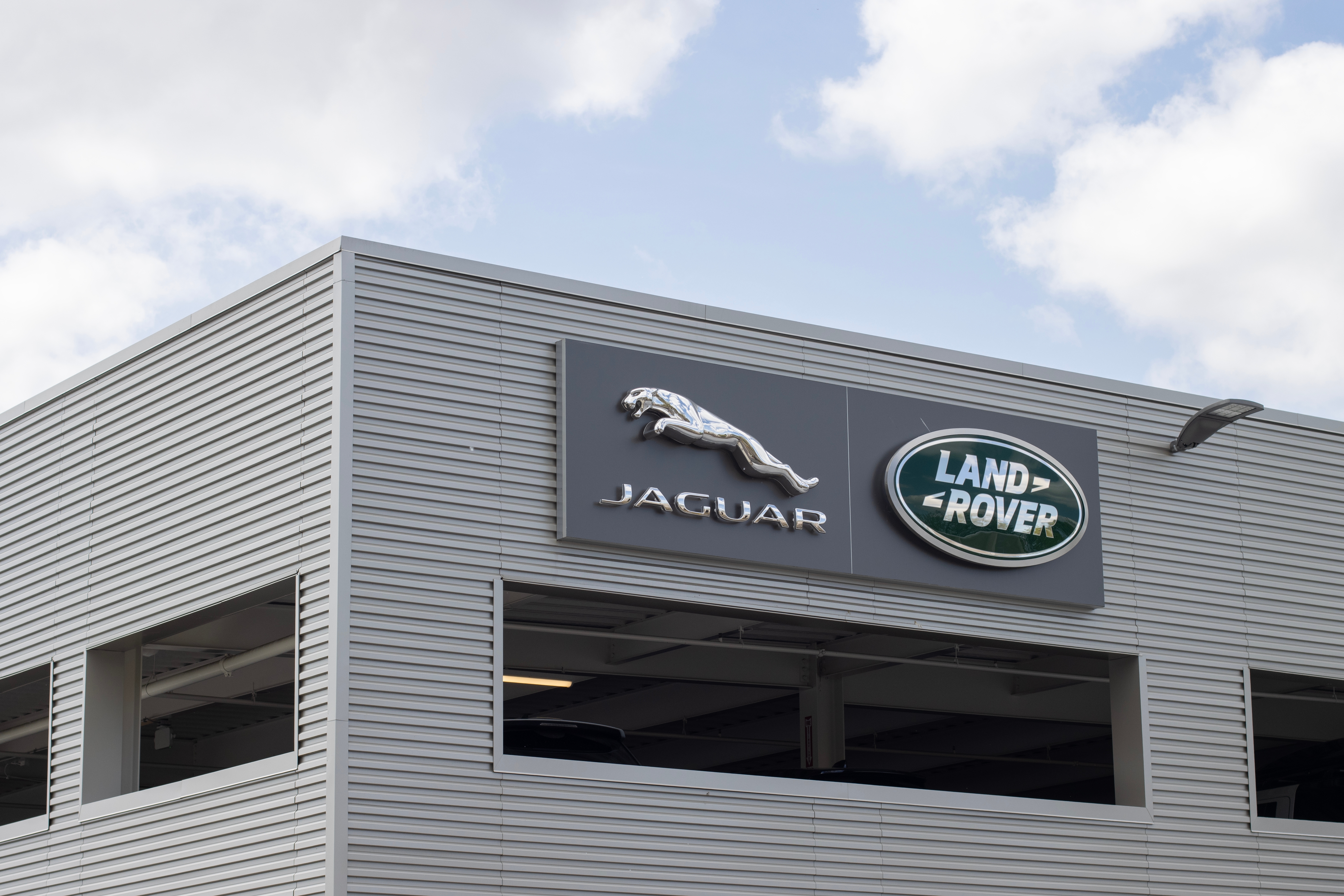 Jaguar y Land Rover pertenecen a la empresa Tata Group luego de su compra hace años.