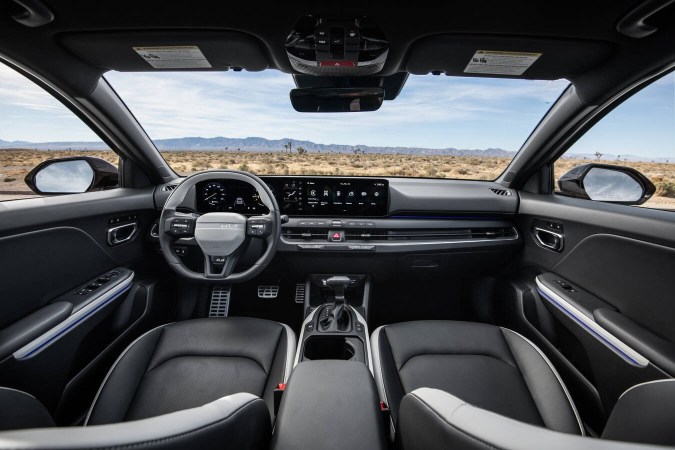 K4 Hatchback 2026 tiene un interior tecnológico.