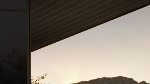 Kia Seltos 2027 negro de frente, apariencia robusta, parrilla grande y faros LED verticales, SUV compacto ideal para ciudad y aventura.