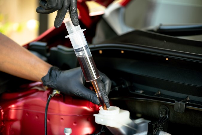 Líquidos de freno aguantan altas temperaturas.
