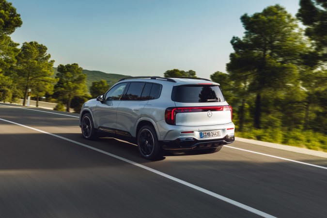 Mercedes-Benz GLB 2027 tiene una nueva firma de diseño.