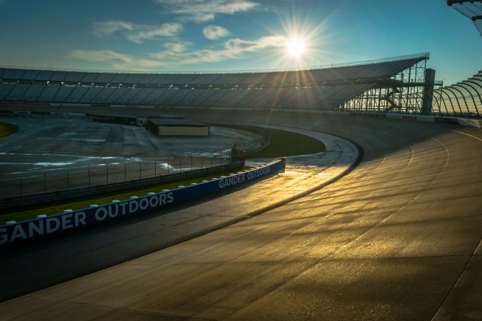 Algunas pistas de carreras pueden quedar al borde del cierre en EEUU.