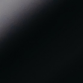 Cerca de un kilómetro de velocidad en un auto. Tablero de coche. Detalles del salpicadero con luces indicadoras.Panel de instrumentos del coche. Tablero con velocímetro, tacómetro, odómetro.