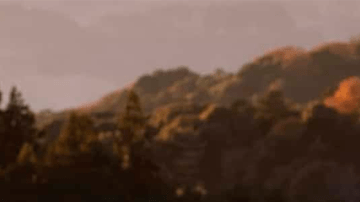 Toyota GR86 Outroad por Kuhl Racing tiene barras de luces y neumáticos todoterreno.