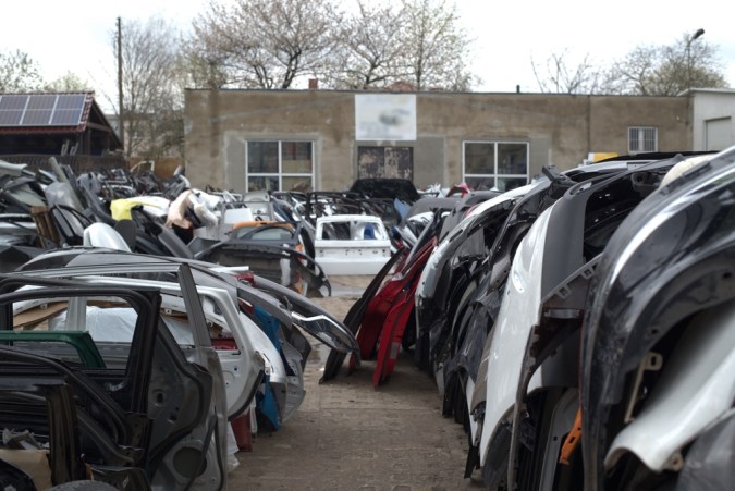 ventas de piezas usadas para el cierre de coches: puertas, capuchas