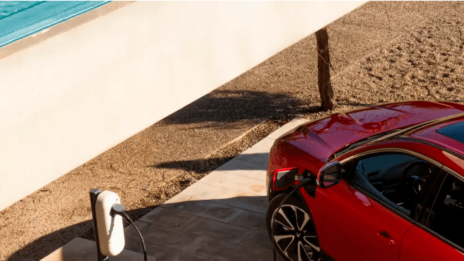 VinFast VF8 logra una autonomía de 228 millas.