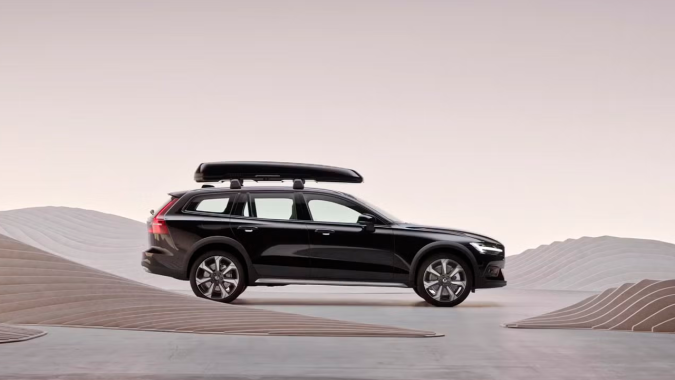 Volvo V60 Cross Country tiene varios accesorios para la aventura.