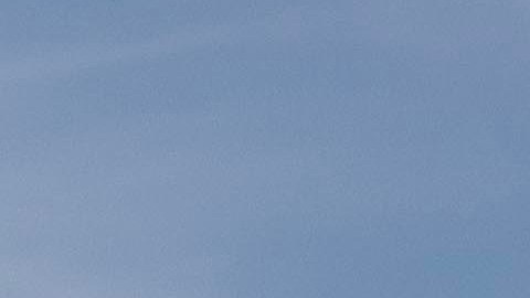 Subaru BRZ 2024 azul en carretera de montaña, coupé deportivo económico perfecto para curvas, escapadas de fin de semana y conducción deportiva diaria.