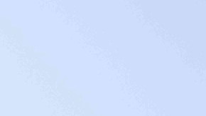 Shelby Super Snake 2026 plateado estacionado en desierto junto a iglesia rústica, ruedas de 20 pulgadas y alerón agresivo en muscle car exclusivo.