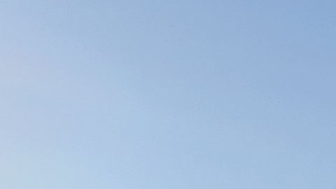 Subaru WRX 2026 rojo y gris estacionados en mirador de montaña, sedanes deportivos compactos con diseño robusto y enfoque en desempeño.