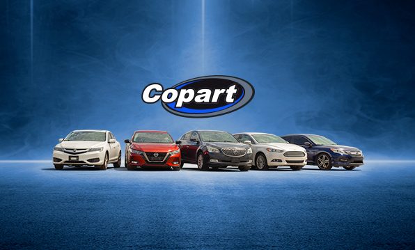 Logo Copart subastas autos usados EE.UU. Vehículos variados en fondo azul dinámico, líder ventas online salvamento.