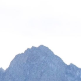 Gama Ford Ranger usada en diferentes colores sobre terreno árido, tres pick-ups medianas frente a montañas nevadas, mejores años y modelos a evitar.