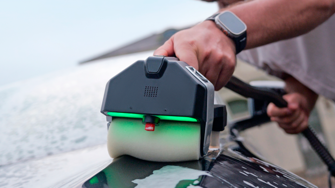 Lynio H1, máquina lavadora de auto logra un máximo acabado de limpieza.