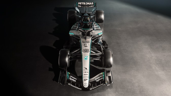 Mercedes-AMG Petronas F1 W17 E Performance 2026. es oficial.
