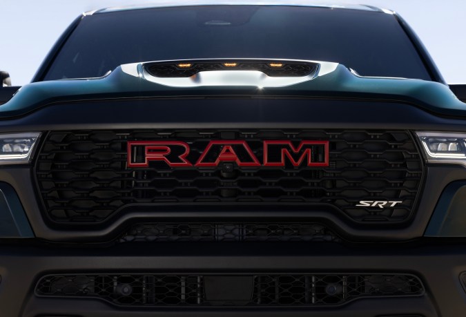 Ram TRX 2027 tiene un gran poder en sus cuatro ruedas.