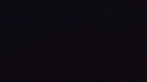 Campaña y teaser "Something New" de Toyota para mostrar su nuevo SUV que muestra un SUV oscuro con luces led naranja