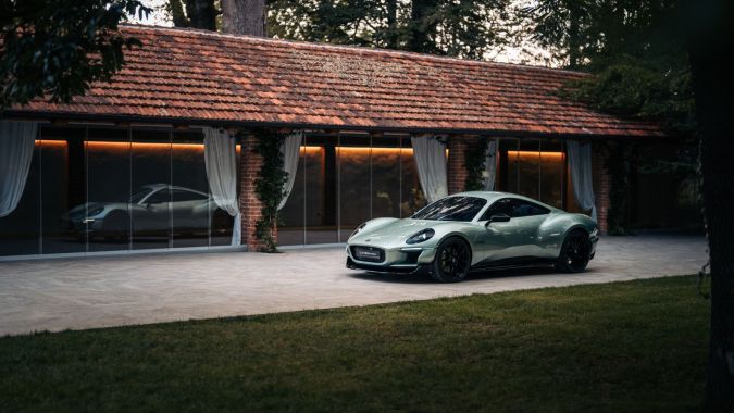 Caterham Project V tiene dos baterías para una autonomía de 249 millas.