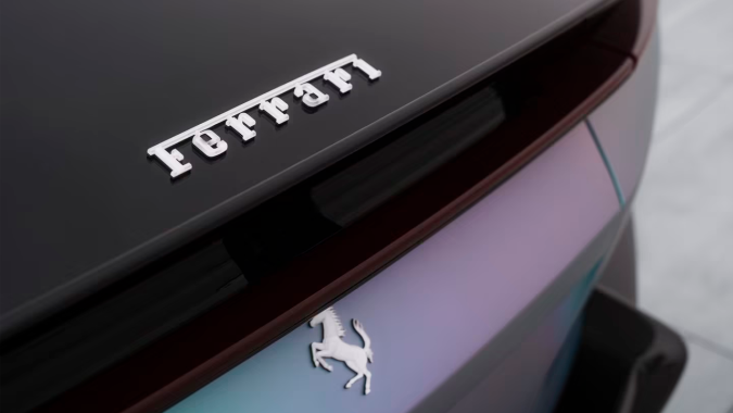 Ferrari 12Clindri Tailor Made tiene un color único.