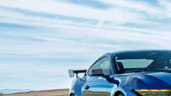 Ford Mustang Dark Horse SC tiene una alta velocidad.