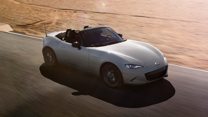 Mazda MX-5 Miata 2026 mantiene su diseño tradicional.
