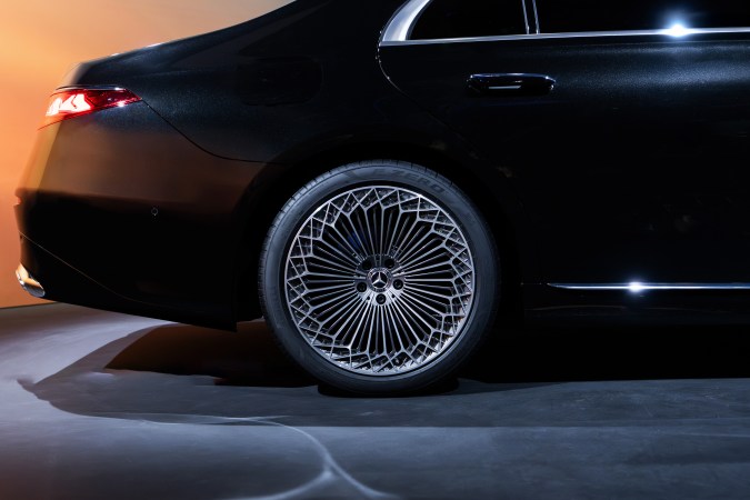 Mercedes-Benz Clase S 2027 viene con llantas elegantes.