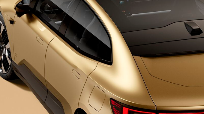 Polestar 4 innovó eliminando la ventana trasera.