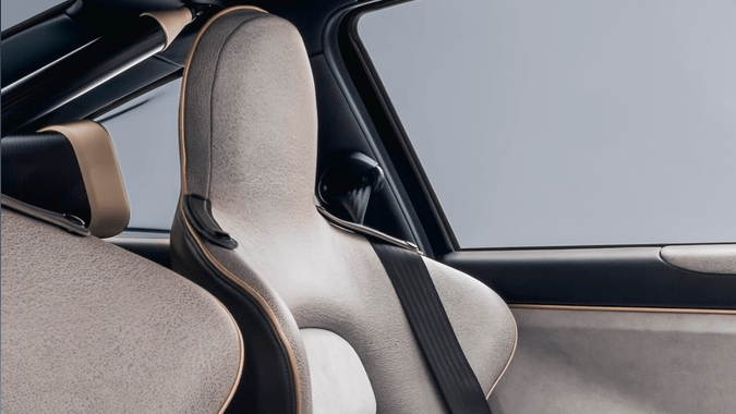 Singer Sorcerer. tiene un interior basado en el lujo.