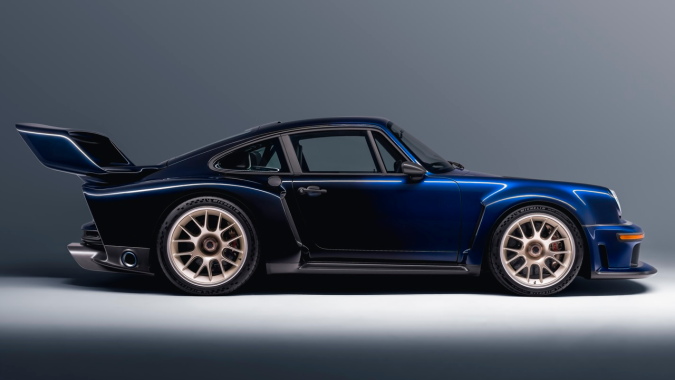 Singer Sorcerer. es un Porsche modificado.