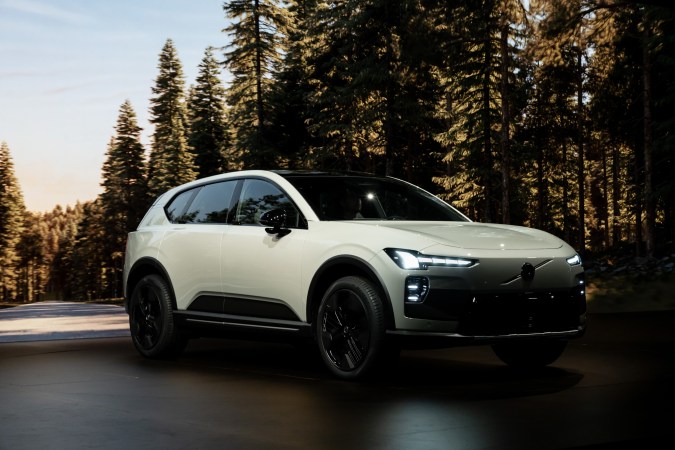 Volvo EX60 tiene capacidades todoterreno.