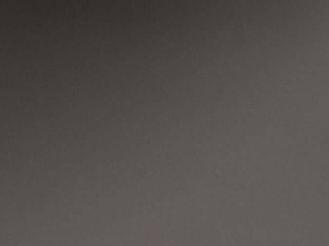 Volvo EX60 tiene un perfil deportivo.