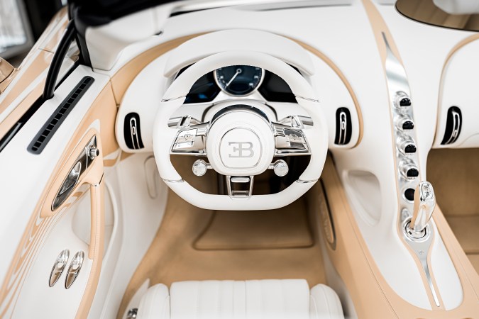 Bugatti “La Perle Rare” tiene colores únicos en su interior.