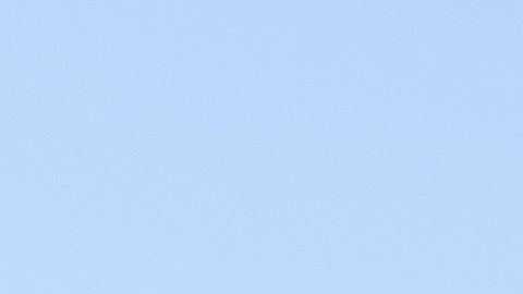 Nissan Armada y Frontier PRO 4X en terreno rocoso con montañas de fondo